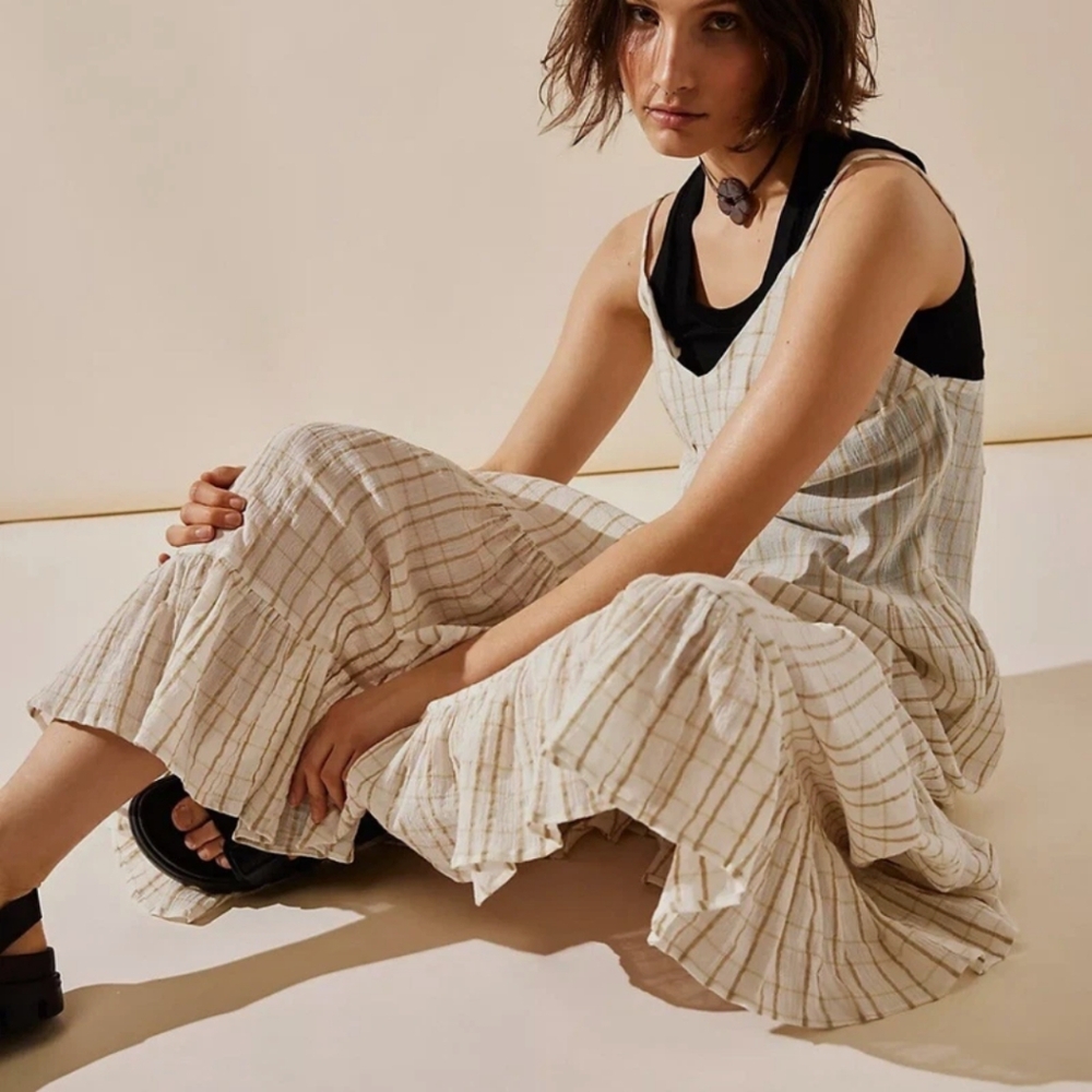 Elegant Cream Plaid Maxi Dress - Picture 2 of 14